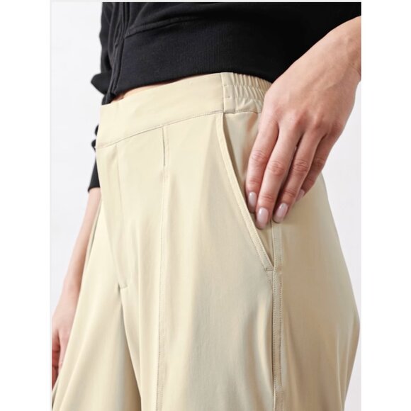 Athleta 4 Pinnacle Cargo Trouser Ecru Size 4 Regular - Picture 8 of 10